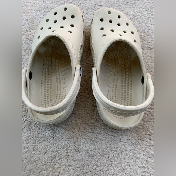 Crocs Women's Size 7 / Men's Size 5 Light Tan Cream Clogs Sandals - Picture 4 of 6